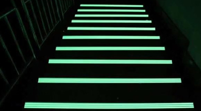 熒光標線為什么能在晚上發(fā)光？