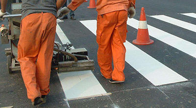 熱熔標線刮涂施工中應注意哪些事項？