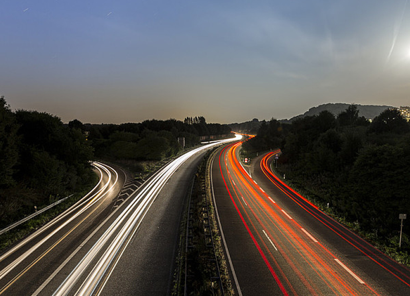 雨夜標線夜間反光不好是什么原因？