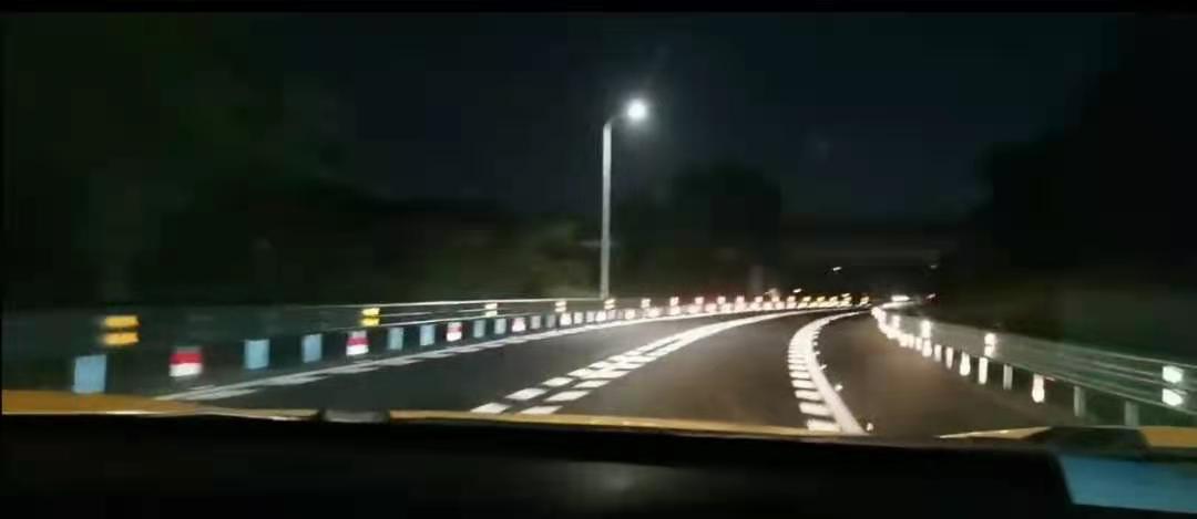 雙組份標(biāo)線夜晚反光