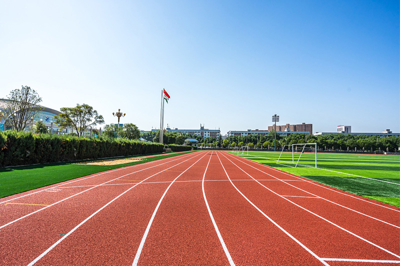 塑膠跑道,學校運動場
