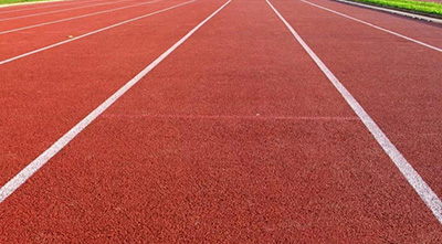 如何做好塑膠跑道雨后不積水？