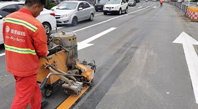 如何辨別道路交通標(biāo)線中的減速或禁停線