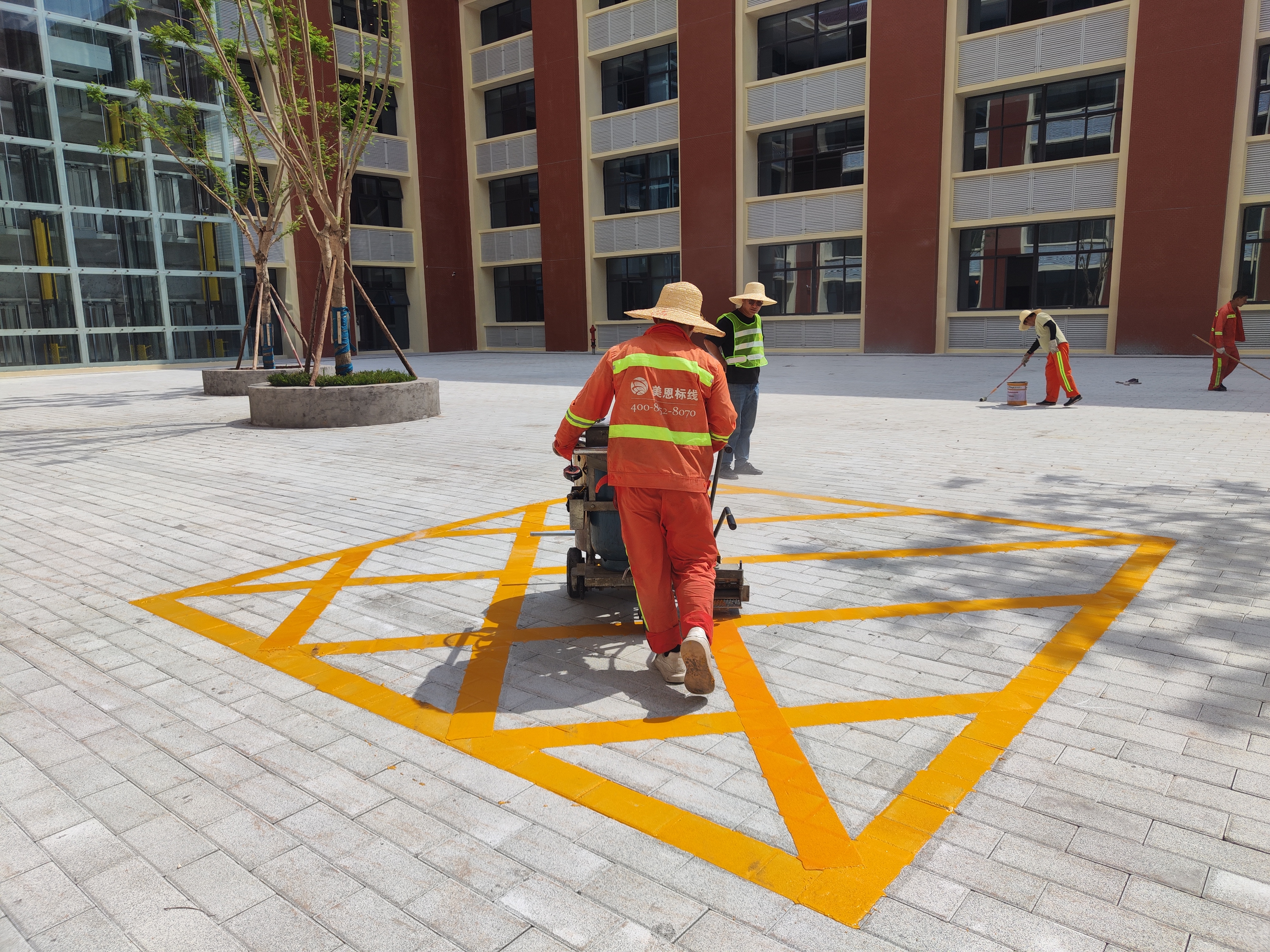 涉密場所標線施工有多特殊？從業(yè)者揭秘背后的嚴苛要求與成本真相